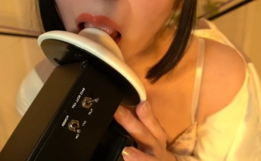 月乃2020-08-23[ASMR /舔耳朵]私立女学生的舔和舔现场直播