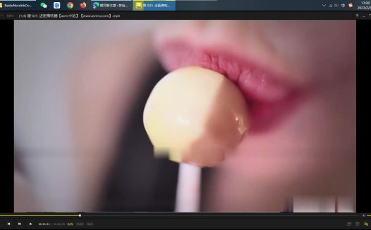 可爱的埋埋-近距离吃糖